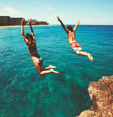 friends-cliff-jumping-into-the-ocean-2022
